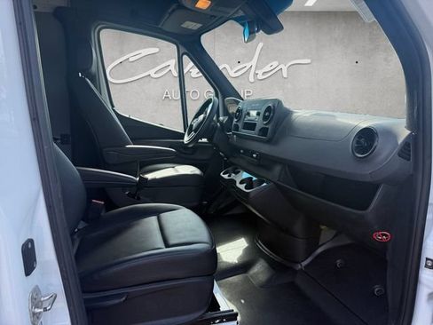 Used 2022 Mercedes-Benz Sprinter 2500 image 25