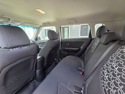 Used 2011 Kia Soul + w/ Audio Pkg FWD image 35