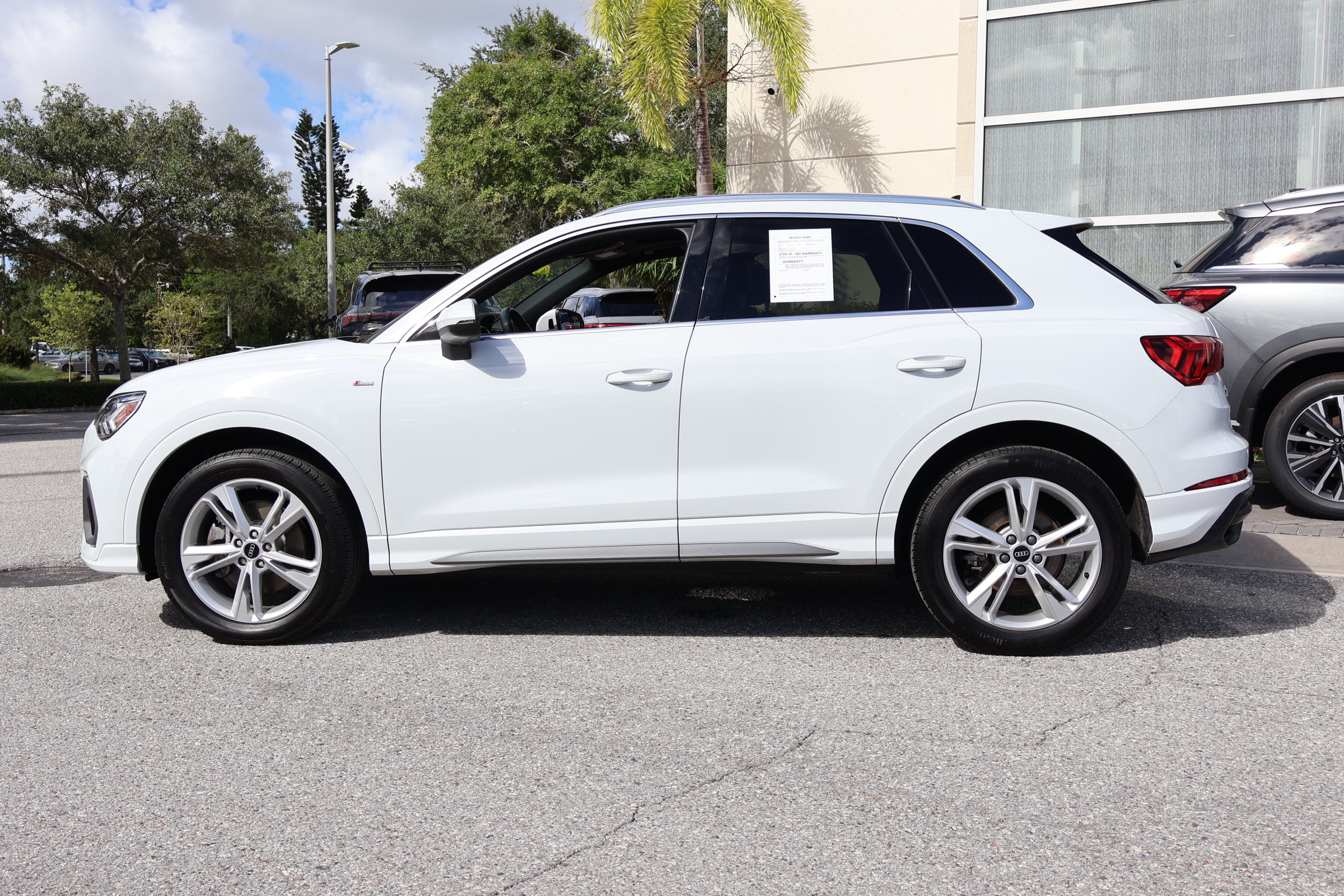 Used 2021 Audi Q3 2.0T Premium Plus w/ Premium Plus Package AWD/4WD image 6
