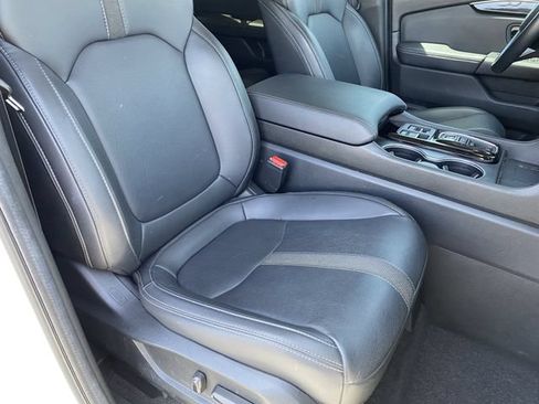 Certified 2025 Honda Pilot Touring image 10