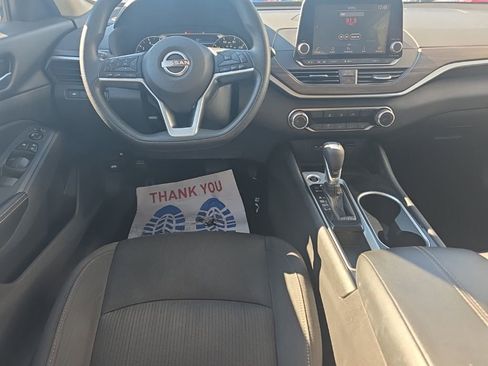 Used 2024 Nissan Altima 2.5 SV image 19