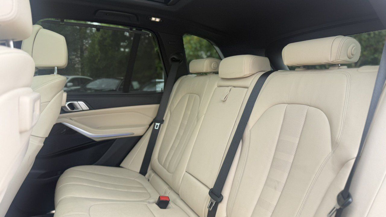 Used 2020 BMW X5 xDrive40i w/ Executive Package AWD/4WD image 16