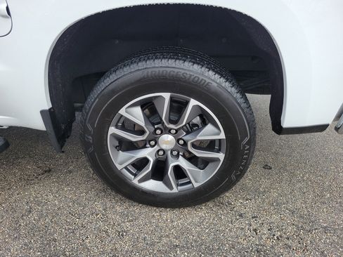 Used 2025 Chevrolet Silverado 1500 LT image 26