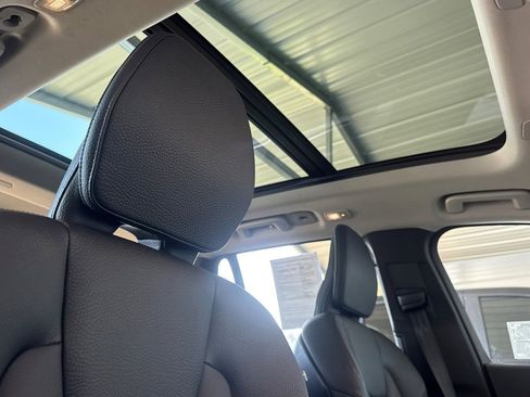 Certified 2024 Volvo XC90 B6 Plus image 21