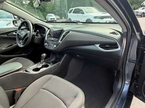 Used 2020 Chevrolet Malibu RS FWD image 25