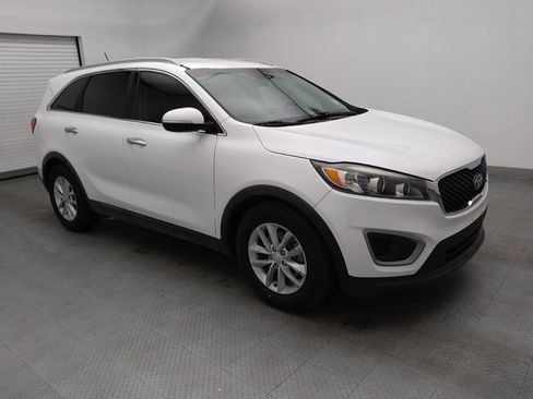 Used 2018 Kia Sorento LX image 11