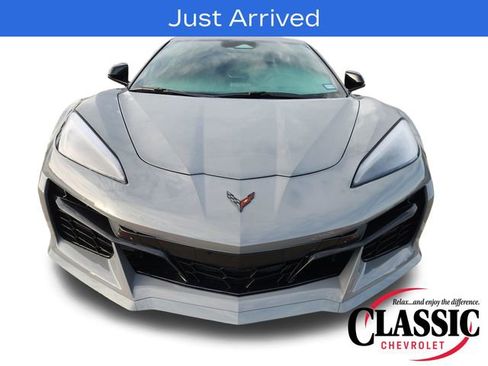Used 2025 Chevrolet Corvette Z06 RWD image 3