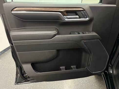 Used 2024 Chevrolet Silverado 1500 LT AWD/4WD image 9