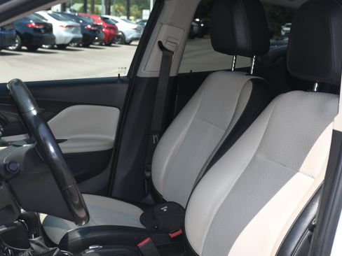 Used 2019 Buick Encore Preferred FWD image 11