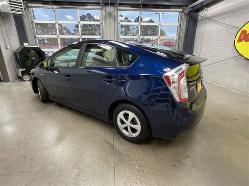 Used 2012 Toyota Prius Three image 3