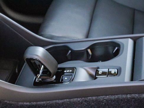 New 2026 Volvo XC40 B5 Core image 31