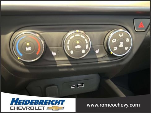 Used 2024 Chevrolet Trax RS w/ Driver Confidence Package FWD image 23