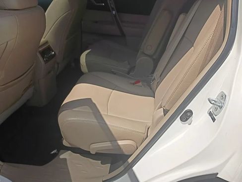 Used 2013 Toyota Highlander Limited FWD image 16
