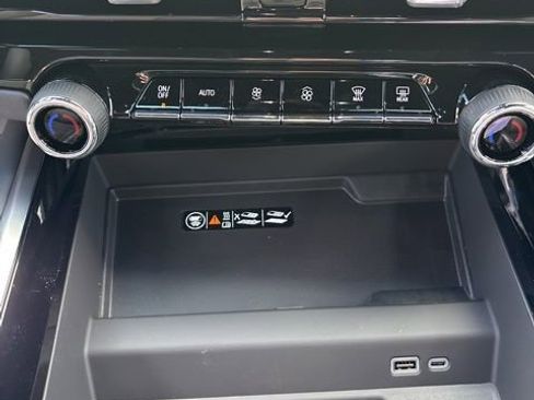 New 2026 Chevrolet Tahoe High Country image 18