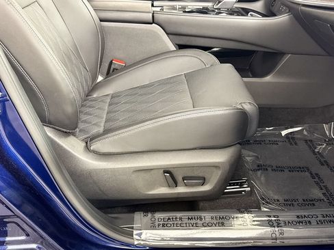 Used 2024 Nissan Rogue Platinum FWD image 38