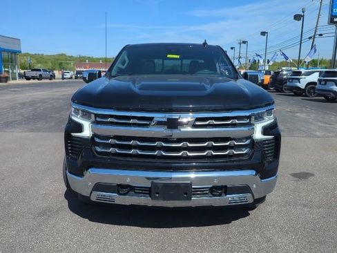 Used 2023 Chevrolet Silverado 1500 LTZ w/ LTZ Premium Package AWD/4WD image 3