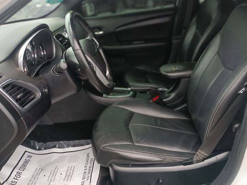 Used 2011 Chrysler 200 Limited image 7