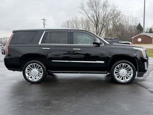 Used 2018 Cadillac Escalade Platinum image 9