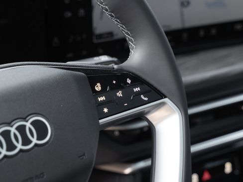 Certified 2025 Audi Q5 Premium Plus w/ Premium Plus image 12