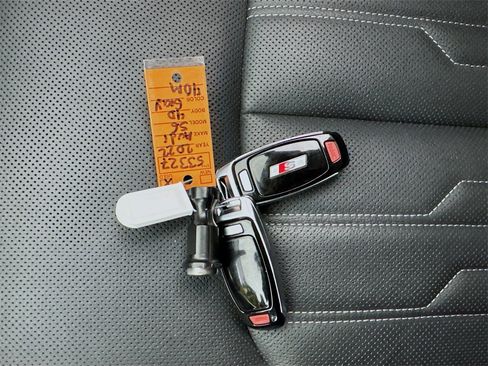 Used 2022 Audi S6 Prestige w/ Prestige Package image 35