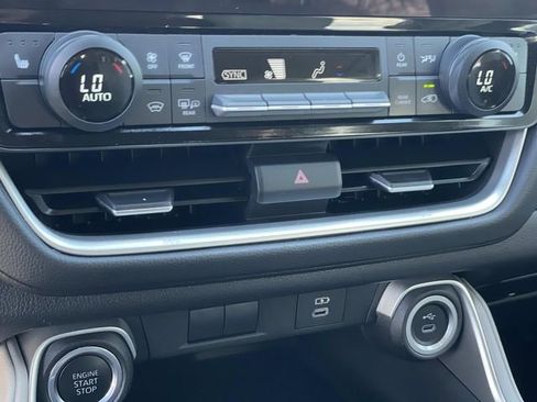 Used 2024 Toyota Grand Highlander XLE image 16