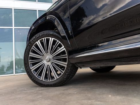 Used 2024 Mercedes-Benz Maybach GLS 600 4MATIC image 15