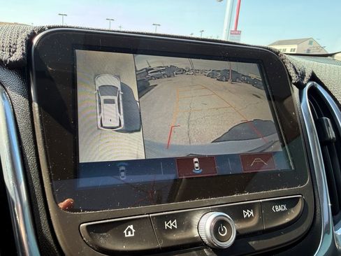 Used 2018 Chevrolet Equinox Premier image 25