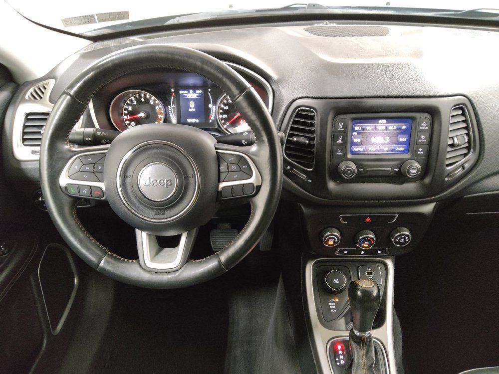 Used 2018 Jeep Compass Latitude w/ Cold Weather Group AWD/4WD image 22