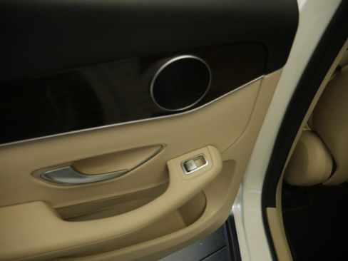 Used 2022 Mercedes-Benz GLC 300 4MATIC image 21