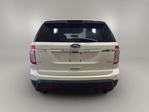 Used 2012 Ford Explorer XLT image 4