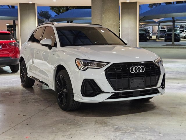 Used 2021 Audi Q3 2.0T Premium Plus w/ Premium Plus Package AWD/4WD image 3