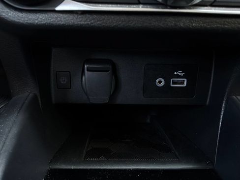 Used 2025 Nissan Versa SV FWD image 23