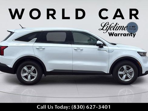 Used 2023 Kia Sorento LX FWD image 15