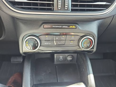 Used 2022 Ford Escape SE FWD image 20
