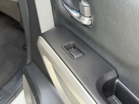 Used 2022 Nissan Titan SV AWD/4WD image 20