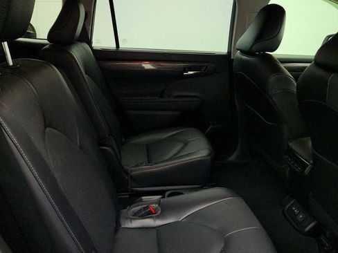 Used 2023 Toyota Highlander Limited AWD/4WD image 23