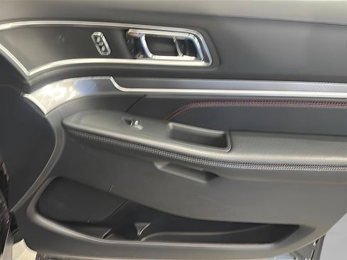 Used 2018 Ford Explorer Sport AWD/4WD image 23