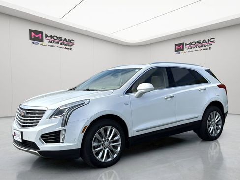 Used 2018 Cadillac XT5 Platinum w/ Driver Assist Package AWD/4WD image 3