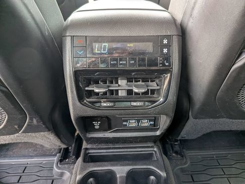 Used 2021 Jeep Grand Cherokee L Limited w/ Trailer Tow Package AWD/4WD image 35