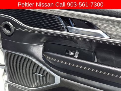 Used 2024 Jeep Wagoneer L Series II RWD image 16