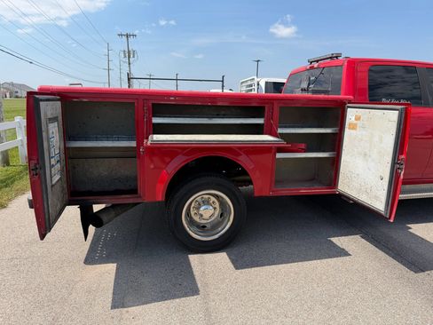Used 2012 RAM 5500 SLT RWD image 8