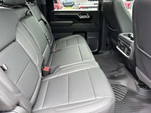 Used 2025 Chevrolet Silverado 2500 LTZ w/ LTZ Premium Package AWD/4WD image 21