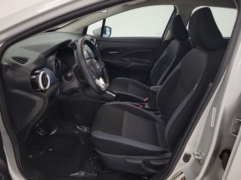Used 2025 Nissan Versa SV FWD image 8