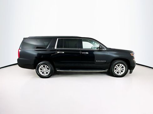Used 2018 Chevrolet Suburban LT image 10