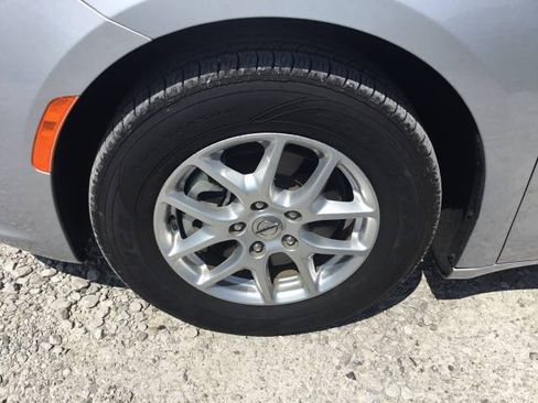 Used 2023 Chrysler Pacifica Touring-L FWD image 9