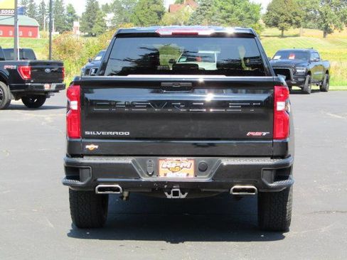 Used 2021 Chevrolet Silverado 1500 RST image 9