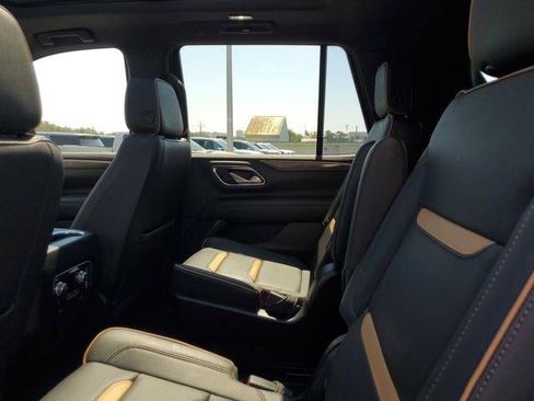 Used 2022 GMC Yukon AT4 image 8
