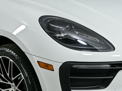 New 2025 Porsche Macan image 37