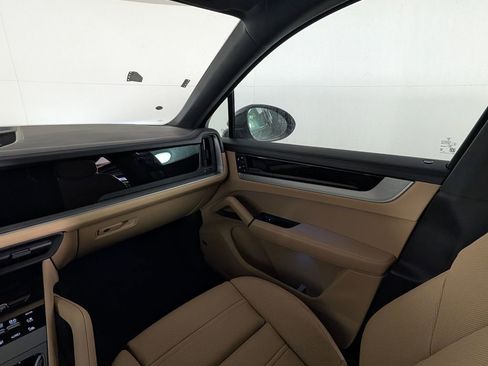 New 2026 Porsche Cayenne Coupe image 23