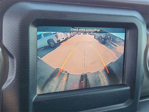 Used 2018 Jeep Wrangler Unlimited Sahara image 14